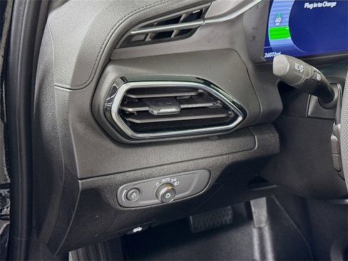 Used 2023 Chevrolet Bolt EUV LT w/ Driver Confidence Package image 4