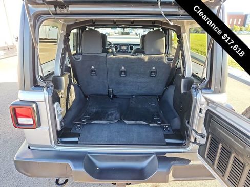 Used 2018 Jeep Wrangler Unlimited Sport S image 27