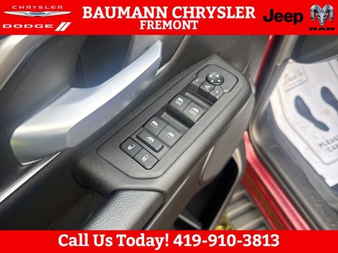 Used 2025 RAM 1500 Big Horn AWD/4WD image 11