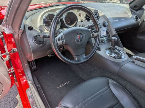 Used 2008 Pontiac Solstice GXP w/ Premium Package RWD image 9