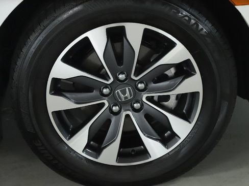 Used 2024 Honda Odyssey EX-L image 10