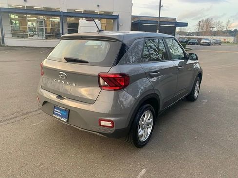 Certified 2023 Hyundai Venue SE image 7