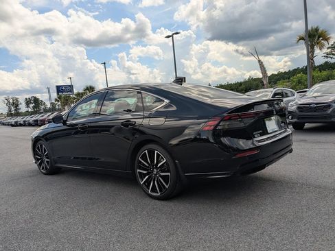 Used 2025 Honda Accord Touring image 6