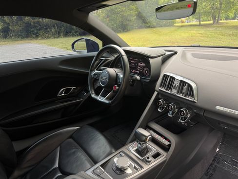 Used 2018 Audi R8 V10 image 32
