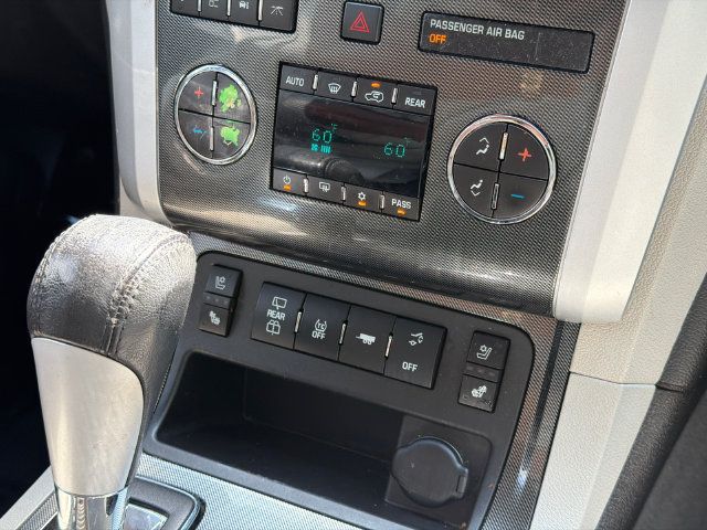 Used 2012 Chevrolet Traverse LTZ FWD image 27