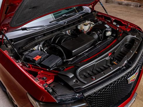 Used 2021 Cadillac Escalade Sport w/ Driver Assist Tech Package image 38