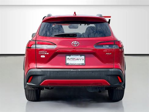 Used 2024 Toyota Corolla Cross XLE image 6