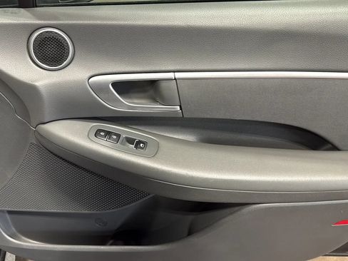 Used 2020 Hyundai Sonata SE FWD image 17