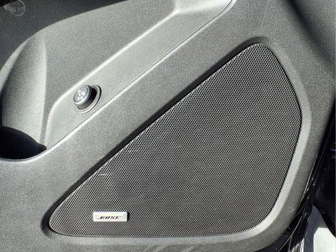 Used 2023 Chevrolet Equinox RS w/ RS Leather Package FWD image 17
