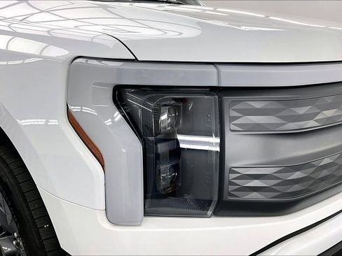 Used 2025 Ford F150 Lightning Lariat image 30