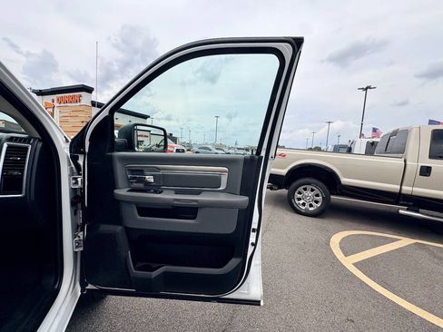 Used 2015 RAM 1500 Big Horn AWD/4WD image 33