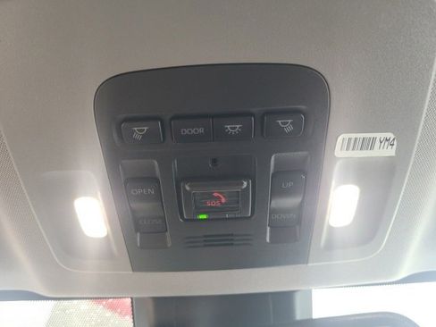 Used 2023 Toyota Camry SE image 30