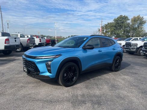 Used 2025 Chevrolet Trax ACTIV w/ Sunroof Package image 7