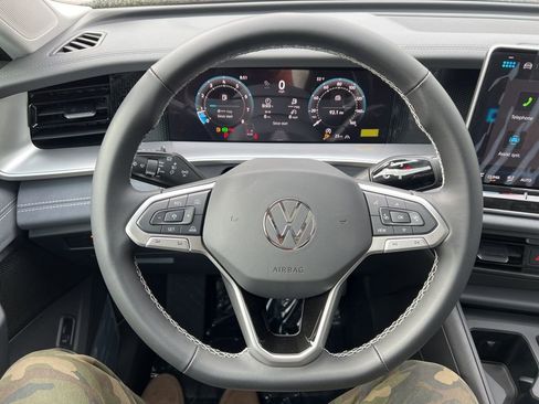 New 2026 Volkswagen Tiguan SE image 29