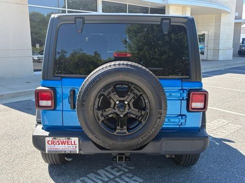 Used 2022 Jeep Wrangler Sport AWD/4WD image 5