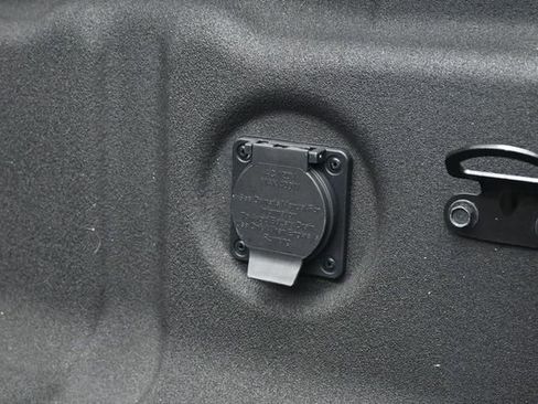 Used 2023 Nissan Frontier PRO-4X w/ Pro Convenience Package AWD/4WD image 19