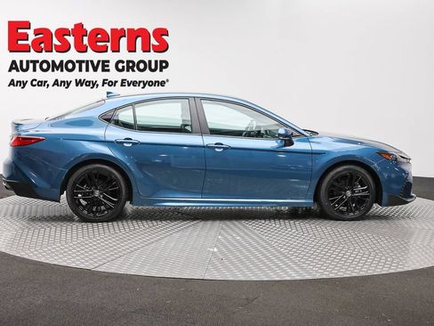Used 2025 Toyota Camry Hybrid FWD image 4