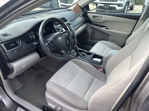 Used 2017 Toyota Camry LE FWD image 10