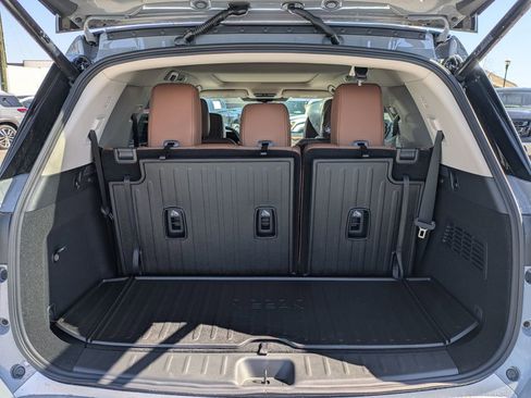 New 2025 Nissan Pathfinder Platinum image 12