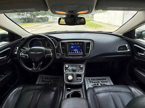 Used 2017 Chrysler 200 Limited Platinum image 8