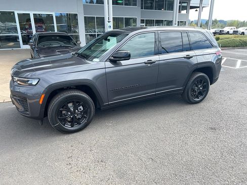 New 2026 Jeep Grand Cherokee Altitude AWD/4WD image 1
