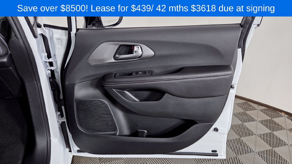 New 2027 Chrysler Pacifica Select AWD/4WD image 31