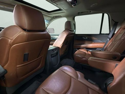Used 2019 Cadillac Escalade Premium Luxury image 30