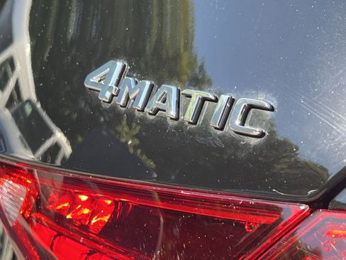 Used 2025 Mercedes-Benz C 300 4MATIC Sedan image 35