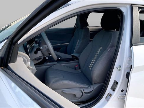 Used 2024 Hyundai Elantra SEL FWD image 7
