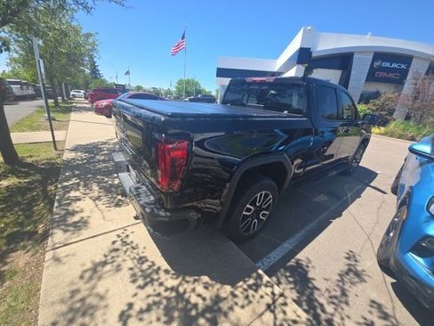 Used 2023 GMC Sierra 1500 AT4 w/ AT4 Premium Package AWD/4WD image 4