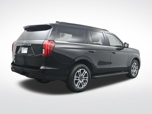 Certified 2025 Ford Expedition Active AWD/4WD image 6