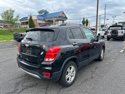 Used 2019 Chevrolet Trax LT w/ LT Convenience Package FWD image 5