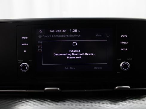 Used 2022 Kia Carnival LX image 39