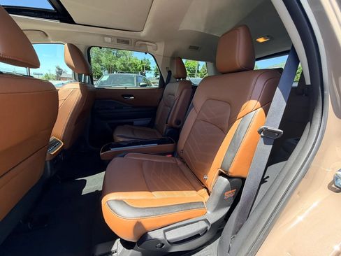 Used 2023 Nissan Pathfinder Platinum AWD/4WD image 23