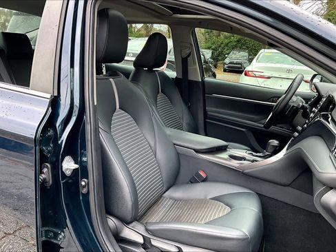 Certified 2021 Toyota Camry SE w/ Convenience Package image 16