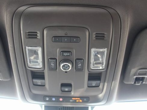 Used 2023 GMC Yukon SLT w/ SLT Luxury Package image 43