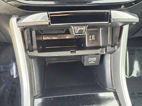 Used 2017 Honda Accord Hybrid Sedan image 29