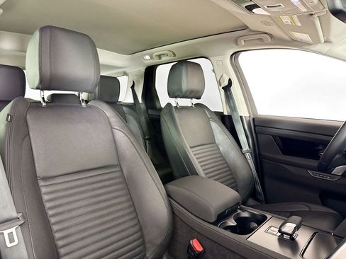 Used 2025 Land Rover Discovery Sport S image 14