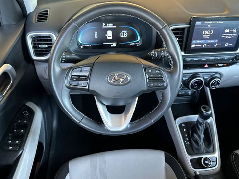 Certified 2025 Hyundai Venue SEL FWD image 14