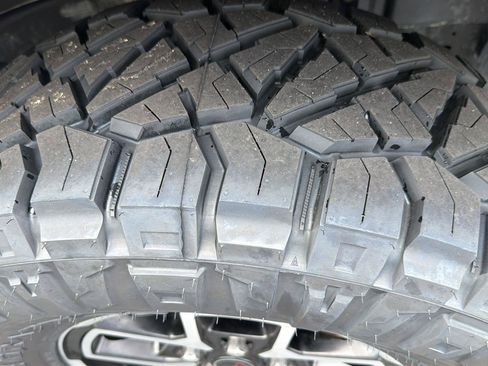 Used 2024 Jeep Wrangler Unlimited Rubicon AWD/4WD image 38