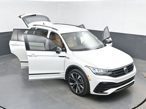 Used 2022 Volkswagen Tiguan SE R-Line FWD image 48