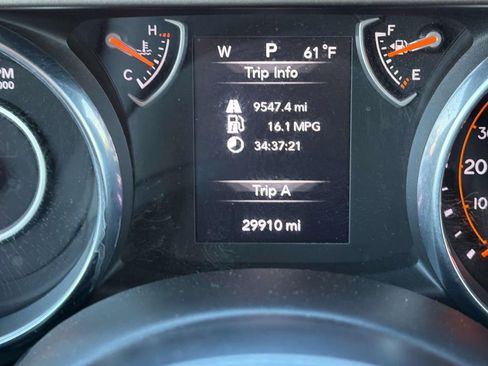 Used 2018 Jeep Wrangler Unlimited Sport image 11