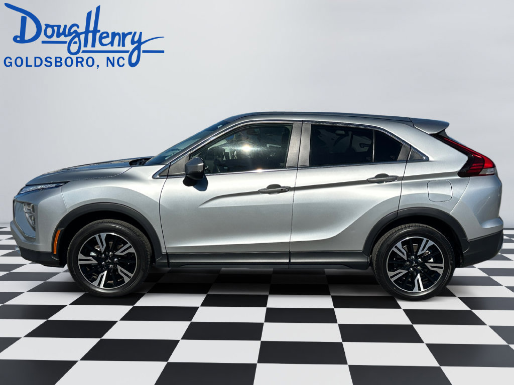 Used 2025 Mitsubishi Eclipse Cross SE AWD/4WD image 2