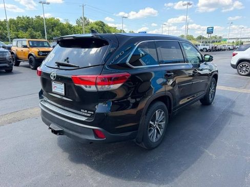 Used 2018 Toyota Highlander XLE AWD/4WD image 5