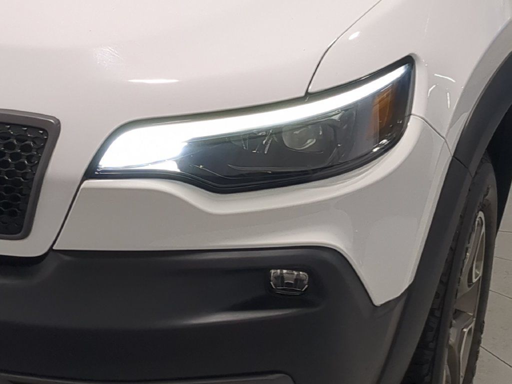 Used 2020 Jeep Cherokee Trailhawk w/ Cold Weather Group AWD/4WD image 14