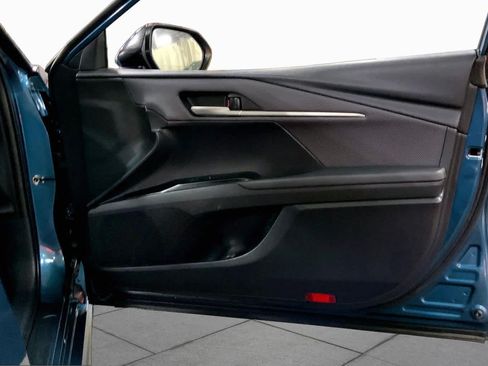 Used 2025 Toyota Camry SE FWD image 23