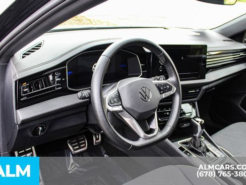 Used 2025 Volkswagen Jetta Sport FWD image 30