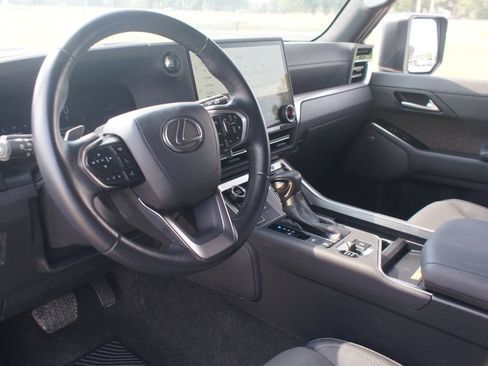 Used 2024 Lexus GX 550 AWD/4WD image 16