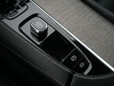 Certified 2023 Volvo XC90 T8 Ultimate w/ Protection Package Premier image 26