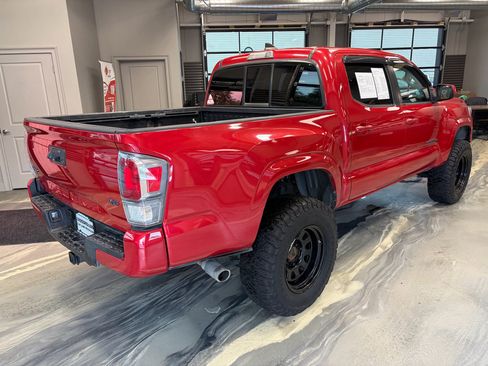 Used 2017 Toyota Tacoma SR w/ Tow Package AWD/4WD image 26